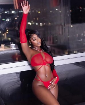 Naomi, 20