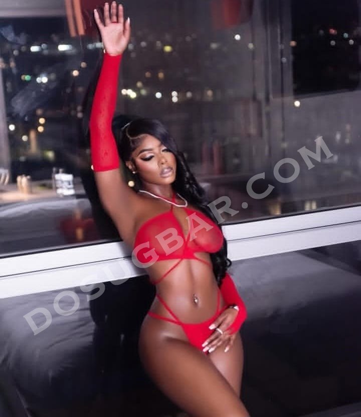 Naomi, 20