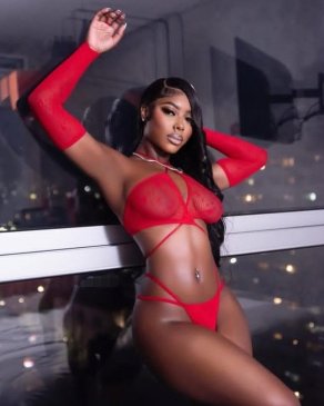 Naomi, 20